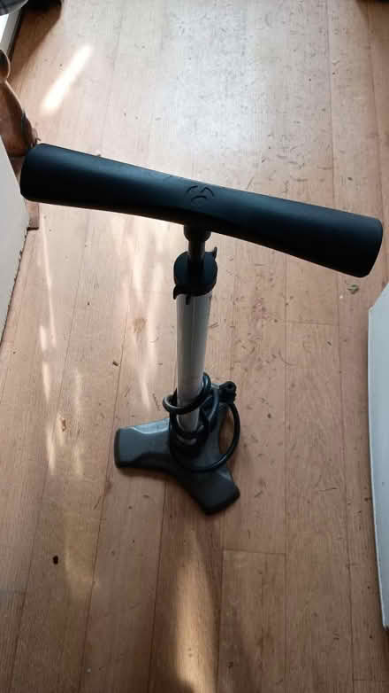 Photo of free Bike pump (TW7 6qr) #1