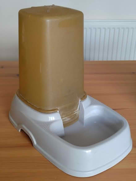 Photo of free Water and food dispensers for cat (Chesterton CB4) #2