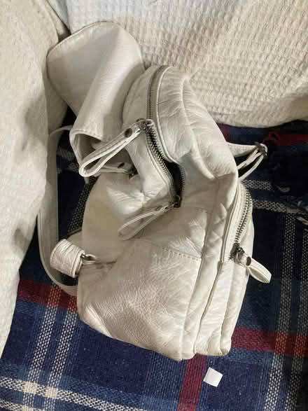 Photo of free a white back pack (Bohemia TN34) #1