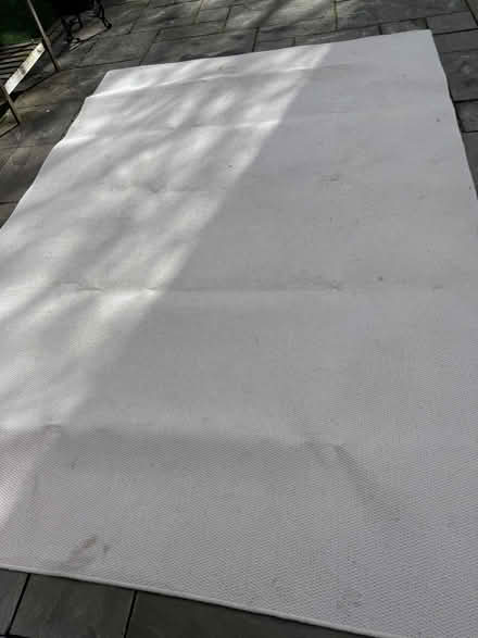 Photo of free Rug in cream (Postcombe OX9) #1