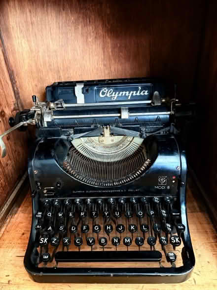 Photo of free Old 1930s/40s typewriter (Thame Oxfordshire OX9) #1