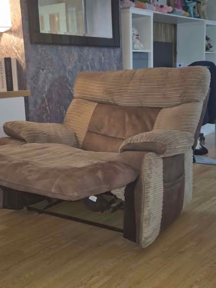 Photo of free Large recliner chair (Havant PO9) #2