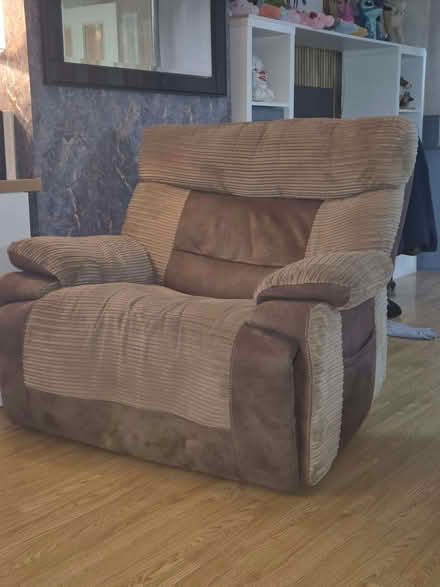 Photo of free Large recliner chair (Havant PO9) #1