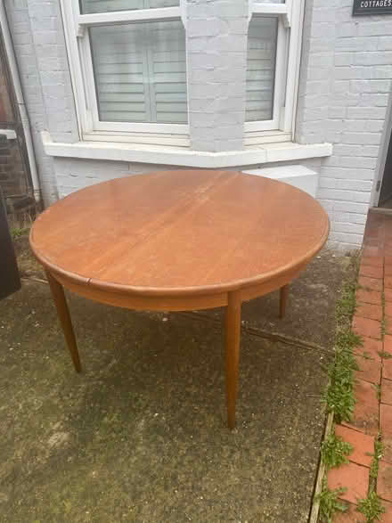 Photo of free Dining room table and chairs (Markyate AL3) #1