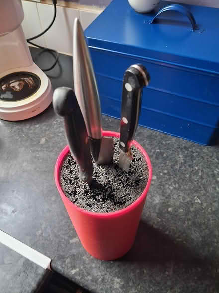 Photo of free knife block (OL6) #2