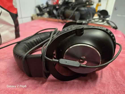 Photo of free LG head phones (Erith DA8) #3