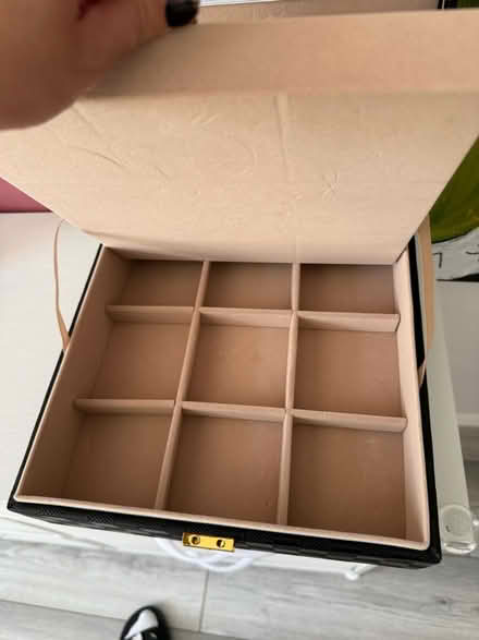 Photo of free Jewellery box 💎 as new almost (Highlands village N21) #4