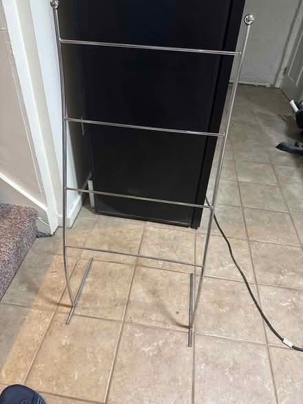 Photo of free Free standing towel rack (Bronxville) #1