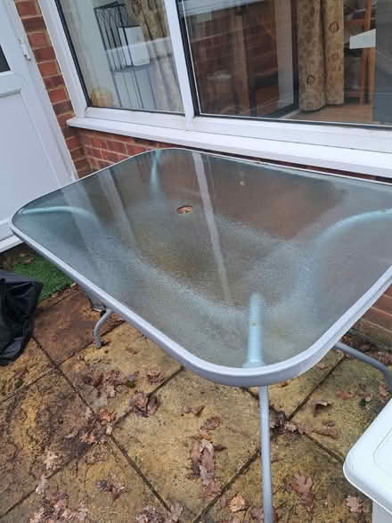 Photo of free Garden table (Farnborough GU14) #1