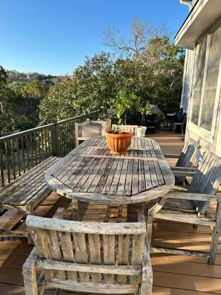 Photo of free outdoor table and chairs (Lost Creek) #1