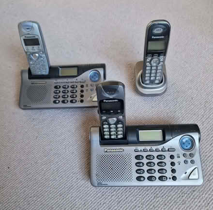 Photo of free panasonic answer machines and remote handset (Allesley Park CV5) #2