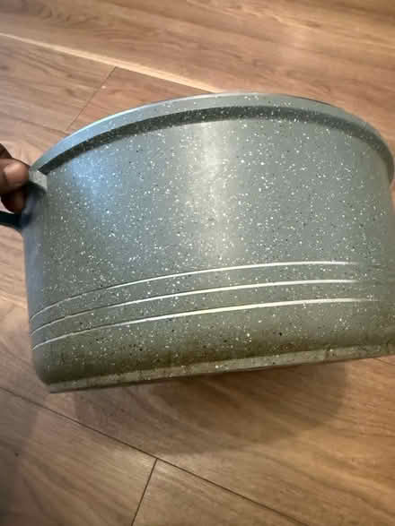 Photo of free Laria Diecast cooking pot (Acocks Green, Birmingham B27) #2