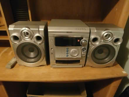 Photo of free Hi Fi Samsung (Buckstone EH10) #1