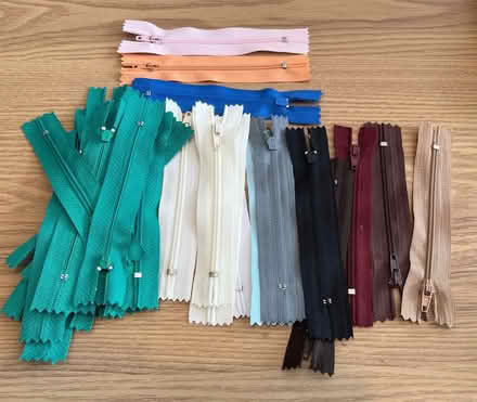 Photo of free Approx 30 zips - various colours (New Eltham SE9) #2