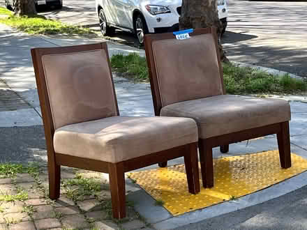 Photo of free A pair of chairs low lying lounge (20 Alvina Ave, San Rafael) #1