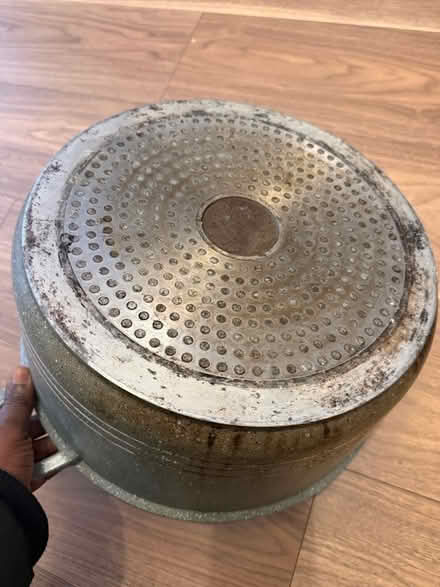 Photo of free Laria Diecast cooking pot (Acocks Green, Birmingham B27) #3