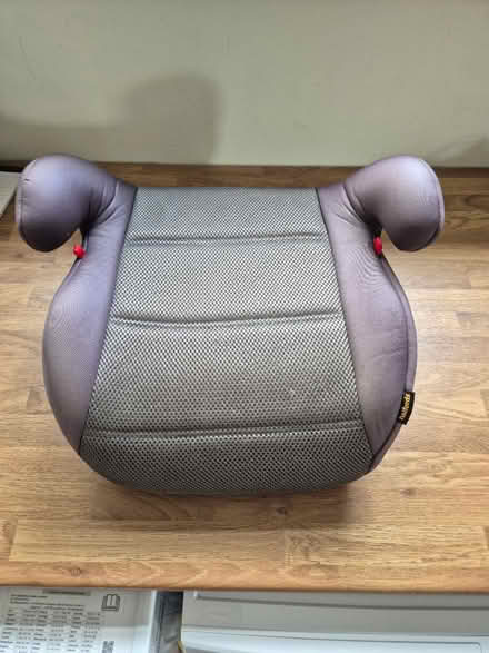 Photo of free Car booster seat (Swindon SN2) #1