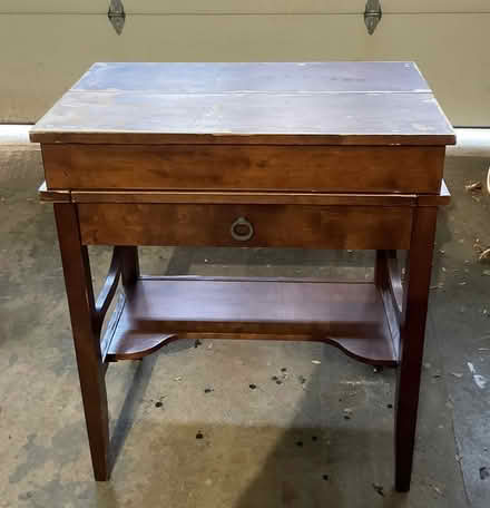 Photo of free Desk (Gurnee near Great America) #3