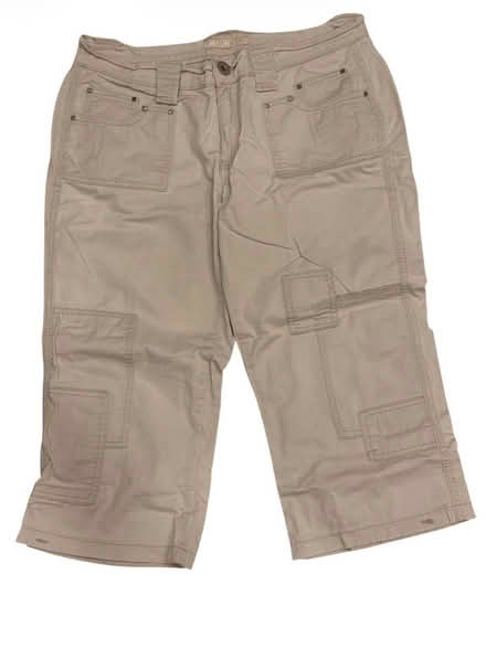 Photo of free Villa Star Woman’s 3/4 Shorts (Brooklyn Storage) #1