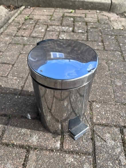 Photo of free Small pedal bin (Grafton area Cambridge CB1) #1