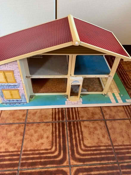 Photo of free Old Dolls House 1970’s plus furniture (Palmers Green N13) #1