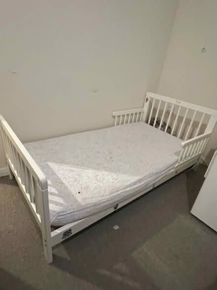 Photo of free Kids bed (Sn5 8qt) #2