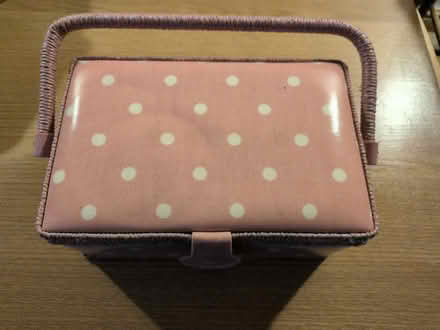 Photo of free Pink sewing box with assortment of threads (Endmoor LA8) #1