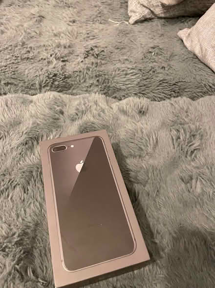 Photo of free iPhone box’ (Wandsworth SW18) #1