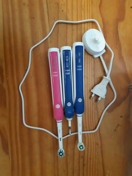 Photo of free 3 X Braun Electric Toothbrushes Need New AA Battery Soldered (Bournemouth BH1) #1