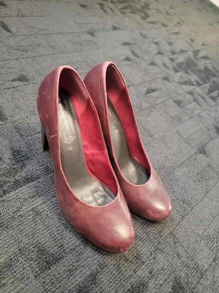 Photo of free Red Heels (Melrose near Wyoming Cemetery.) #1