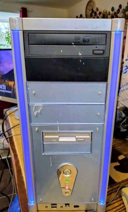 Photo of free Computer tower base unit (Union Park TR11) #1