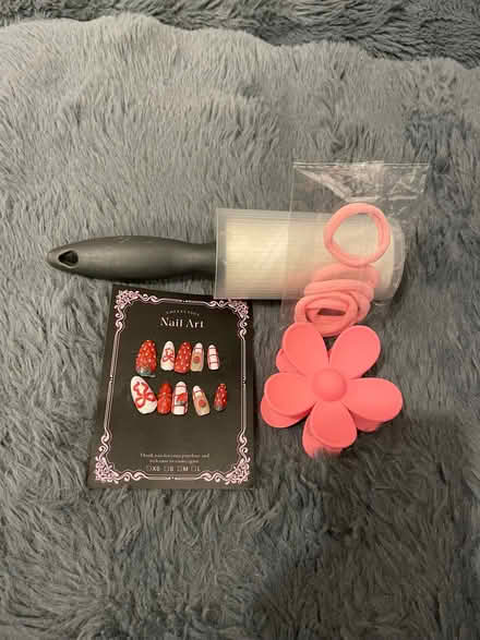 Photo of free Hair clip n bands (Wandsworth SW18) #1