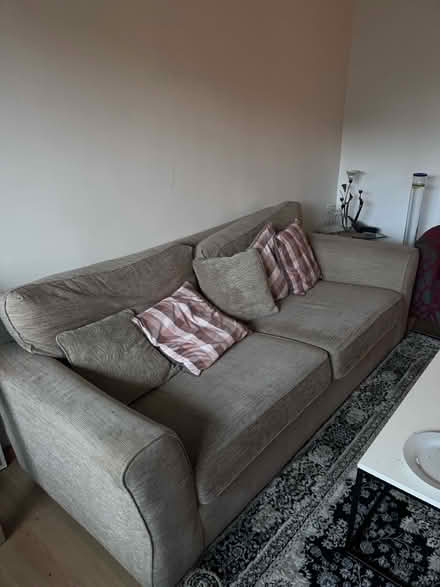 Photo of free Sofa (DA1) #2