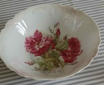 Photo of free Pretty vintage floral china bowl (South Croydon CR2) #1