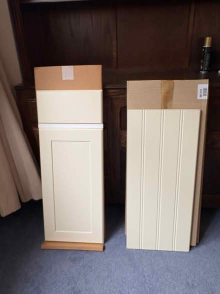 Photo of free kitchen cabinet door and draw front & 3 x end panels (Gosport PO13) #1