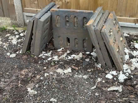 Photo of free Bench. Tiles. Planks of wood (Glen parva LE2) #2