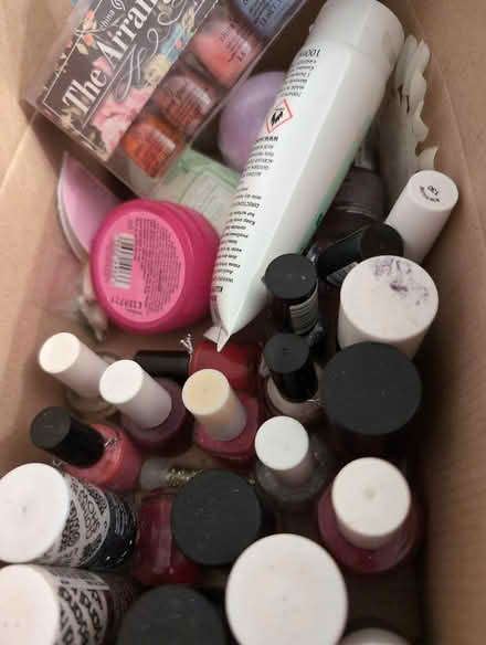 Photo of free Selection of nail polish (MK42) #1