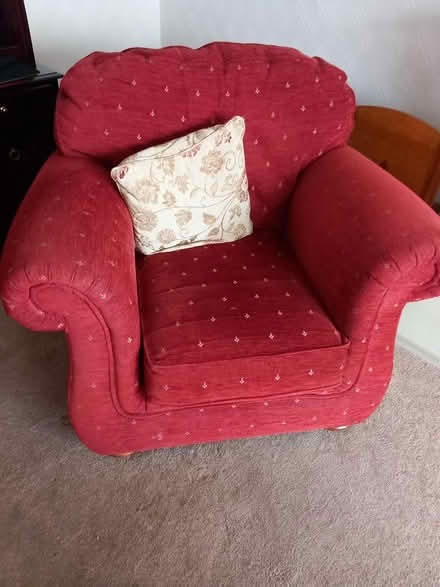 Photo of free Lounge suite (Carlton in Lindrick S81 9) #2