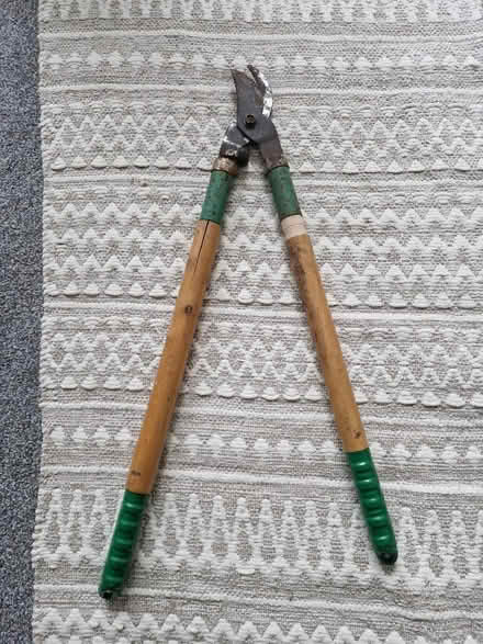Photo of free Garden loppers (West End LA3) #1