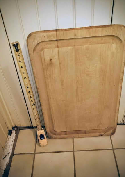 Photo of free Large carving or serving board (19095) #1