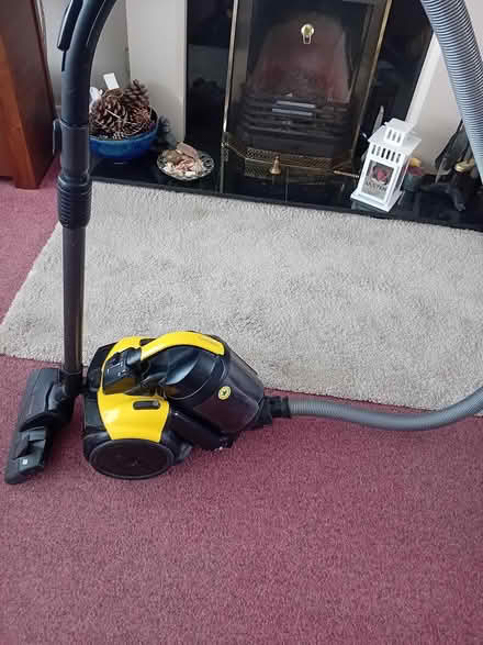 Photo of free Samsung vacuum cleaner (South Belfast) #1