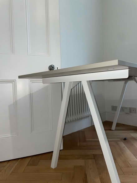 Photo of free Large desk (Earlsfield SW18) #2