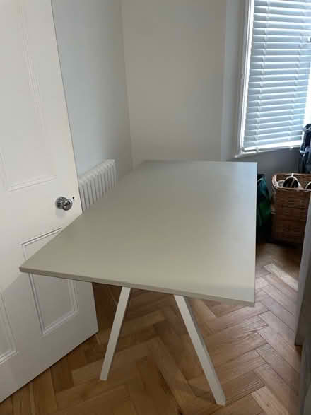 Photo of free Large desk (Earlsfield SW18) #1