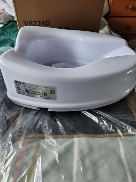 Photo of free 4" Toilet seat booster (Caton LA2) #1