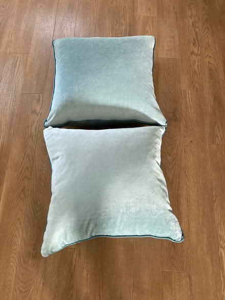 Photo of free Large throw/bed cover and two cushions (Kempston MK42) #2