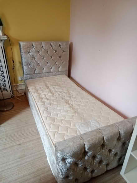 Photo of free 2 single beds (Leeds LS7) #3