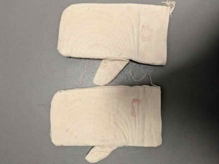 Photo of free 2 Thick Gloves (Right Hands Only) (Sharrow S2) #1