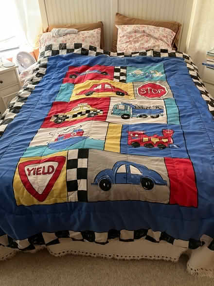Photo of free Kids' Bedspread (sausalito) #2