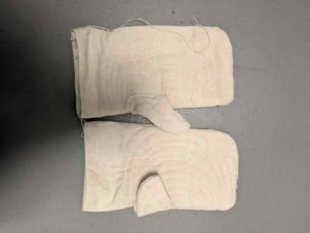 Photo of free 2 Thick Gloves (Right Hands Only) (Sharrow S2) #3