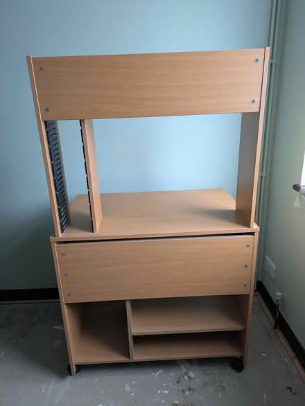 Photo of free PC desk / Workstation unit (Joydenswood DA5) #3